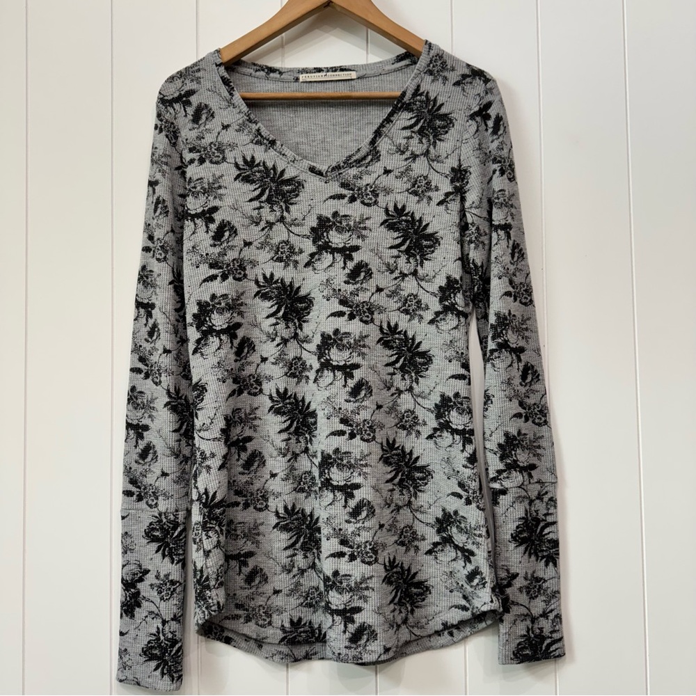 Peruvian Connection Women’s Gray Black Floral Fitted Thermal Knit Top Size S